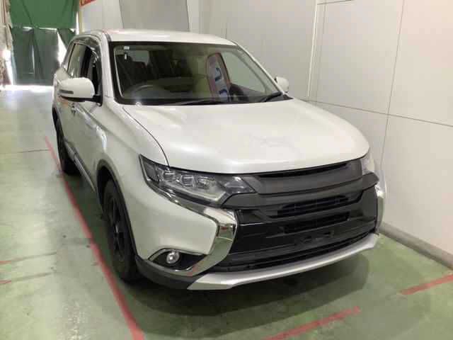 2015 Mitsubishi Outlander 4WD 24G Navigation Package Japan auction vehicle