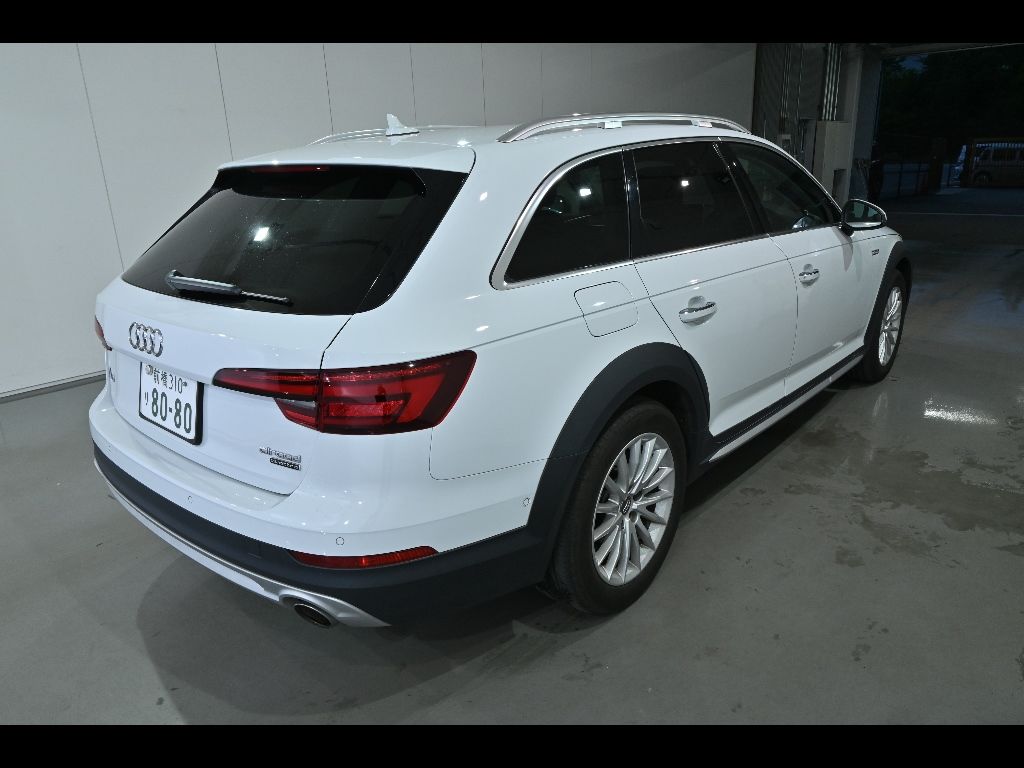 2018 Audi A4 Avant Allroad Quattro auction photo 2