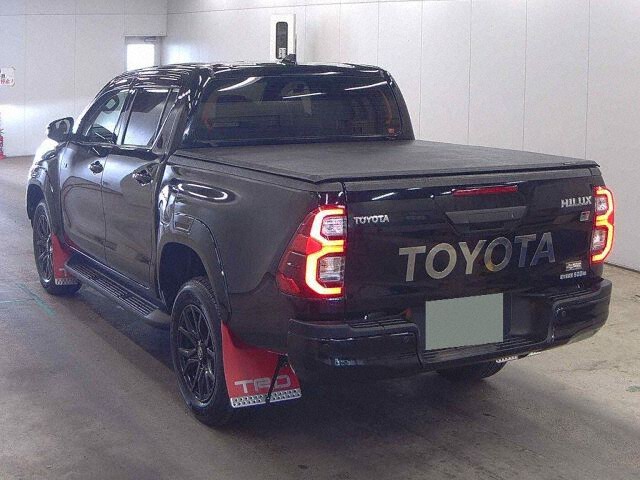 2024 Toyota Hilux Z GRスポーツ 4WD auction photo 2