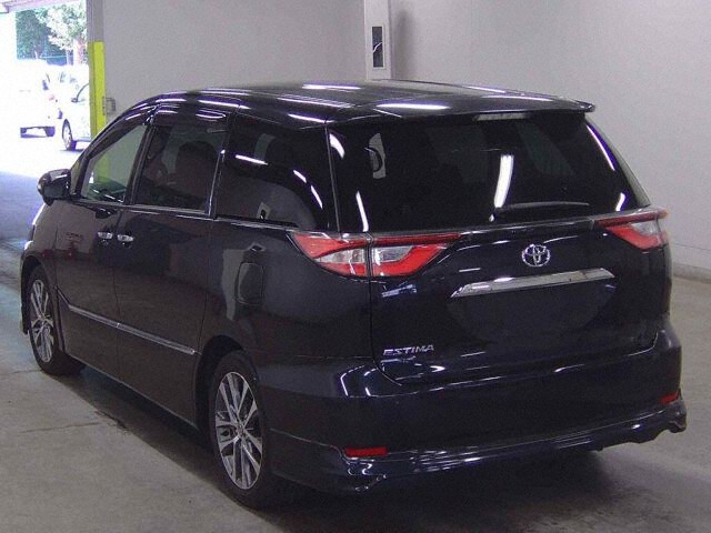 2017 Toyota Estima Aeras Premium auction photo 2