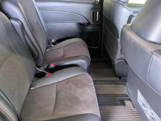 2017 Toyota Estima Aeras Premium auction photo 6