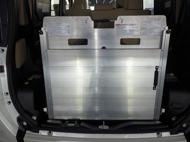 2017 Toyota Noah auction photo 6