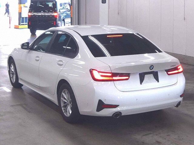 2021 BMW 3 Series 318I auction photo 2