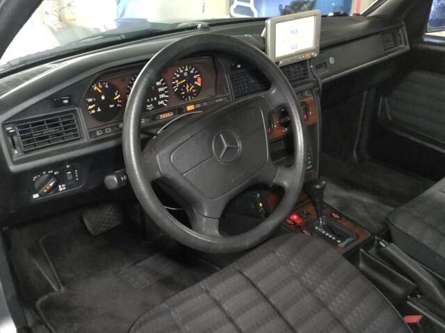 1991 Mercedes-Benz 190クラス 190E2.6 auction photo 3