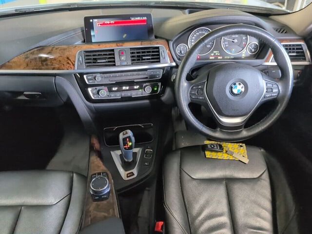 2017 BMW 3 Series 330E Luxury I Puff auction photo 3