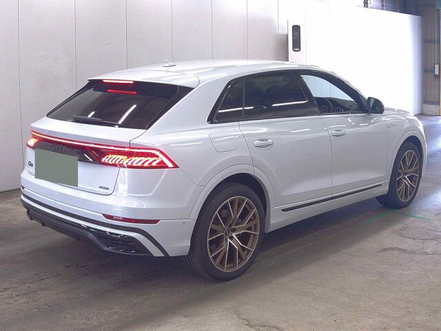 2025 Audi Q8 ブロンズエディション 4WD auction photo 5