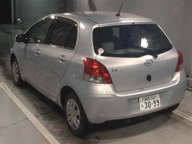 2009 Toyota Vitz F LTD auction photo 2