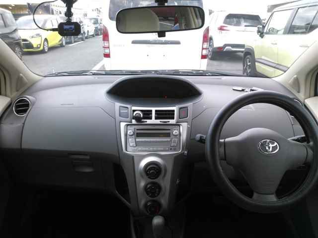 2009 Toyota Vitz F LTD auction photo 8