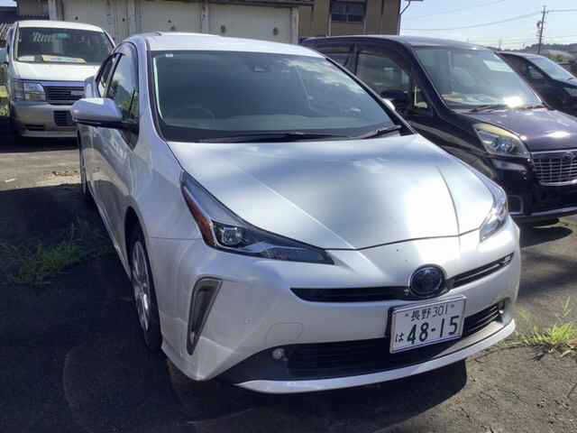 Japan Auction Vehicles 6 2022 Toyota Prius 4WD SセーフティプラスII auction photo