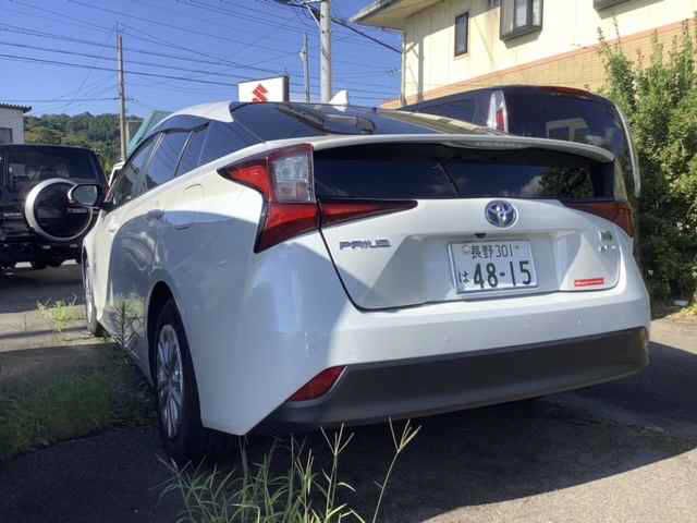 2022 Toyota Prius 4WD SセーフティプラスII auction photo 2