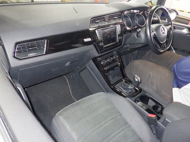 2017 Volkswagen ゴルフトゥーラン TSI Highline auction photo 3