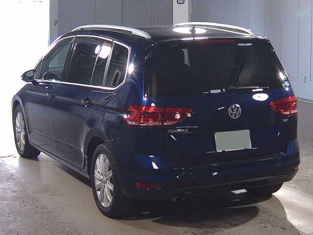 2017 Volkswagen ゴルフトゥーラン TSI Highline auction photo 2
