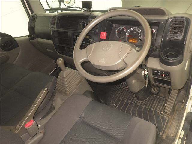 2018 Mitsubishi Fuso Canter 4WD Guts Double Cab auction photo 3