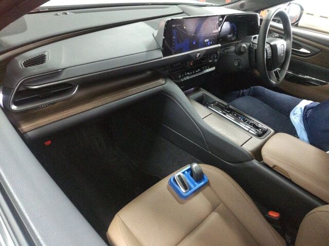 2026 Toyota Crown Z(HEV) auction photo 3