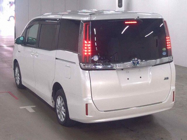 2019 Toyota Noah HV X auction photo 2