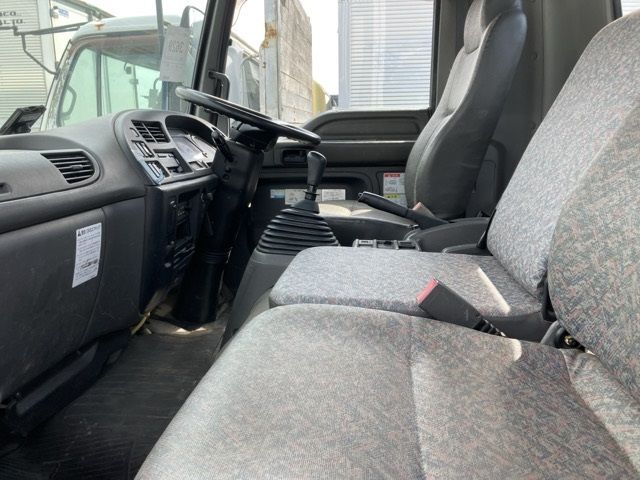 2005 Isuzu Forward コンテナセンヨウ auction photo 5