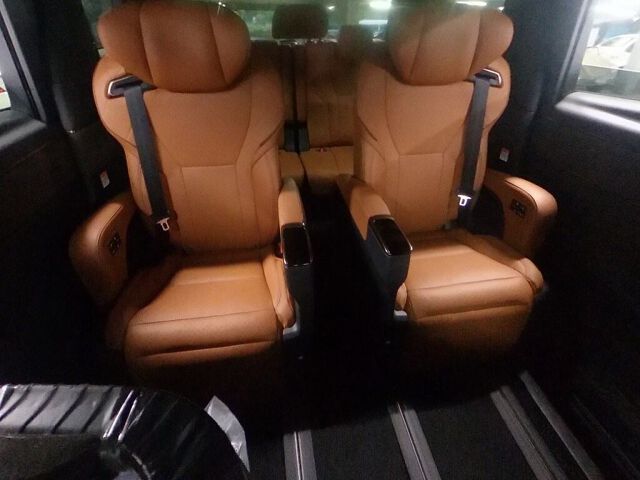 2026 Toyota Vellfire Z Premier auction photo 6