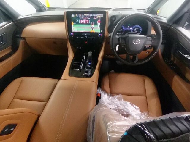2026 Toyota Vellfire Z Premier auction photo 3