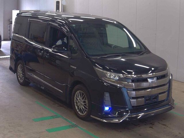 2017 Toyota Noah HV SI Japan auction vehicle