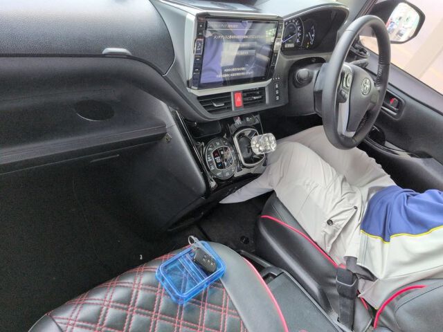 2017 Toyota Noah HV SI auction photo 3