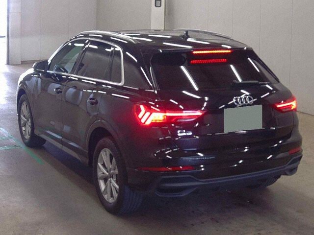 2022 Audi Q3 35TFSI S-Line auction photo 2