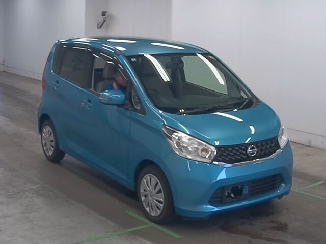 2013 Nissan Dayz X Japan auction vehicle