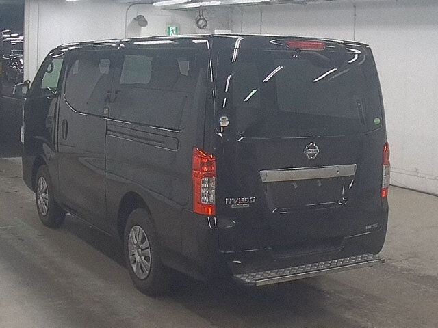 2018 Nissan NV350 Caravan ロングDXターボ 4WD auction photo 2
