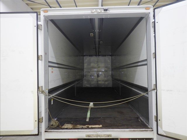 2015 Mitsubishi Fuso Wing auction photo 4