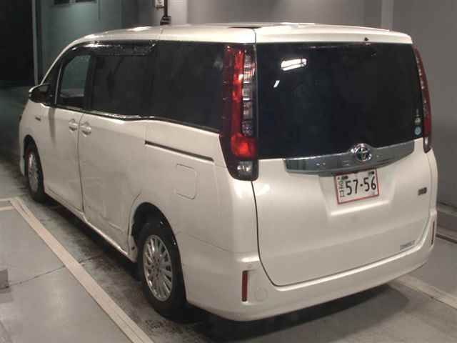 2016 Toyota Noah ハイブリッドG auction photo 2