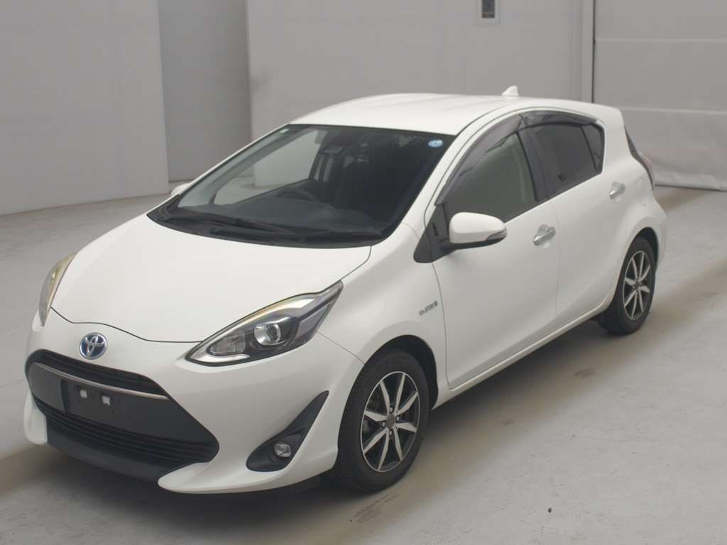 2018 Toyota Aqua Sスタイルブラック Japan auction vehicle