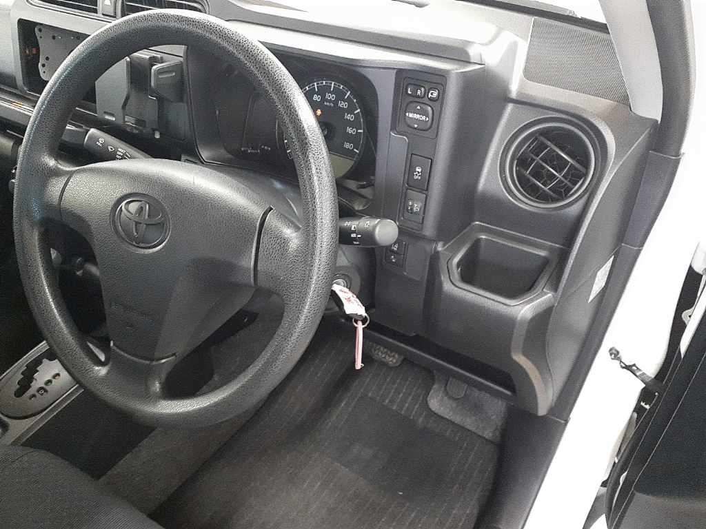 2025 Toyota Probox G auction photo 9