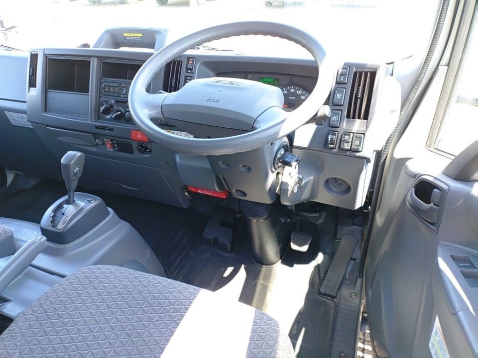2021 Isuzu Elf auction photo 3