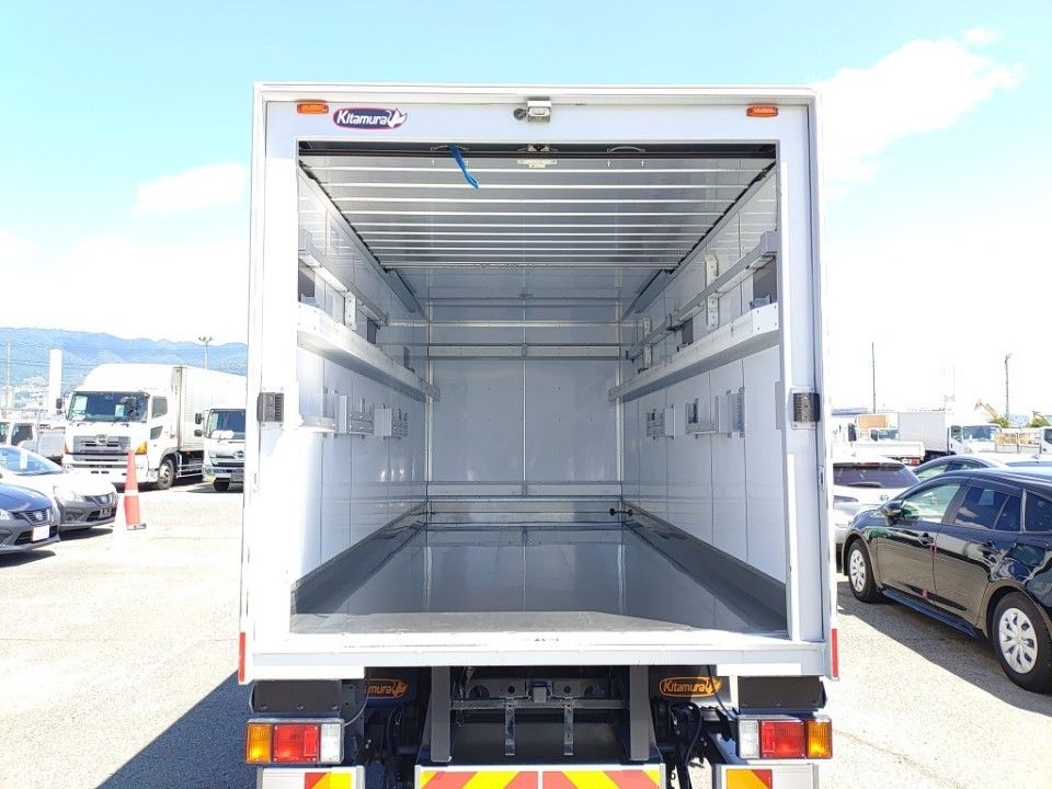 2021 Isuzu Elf auction photo 8