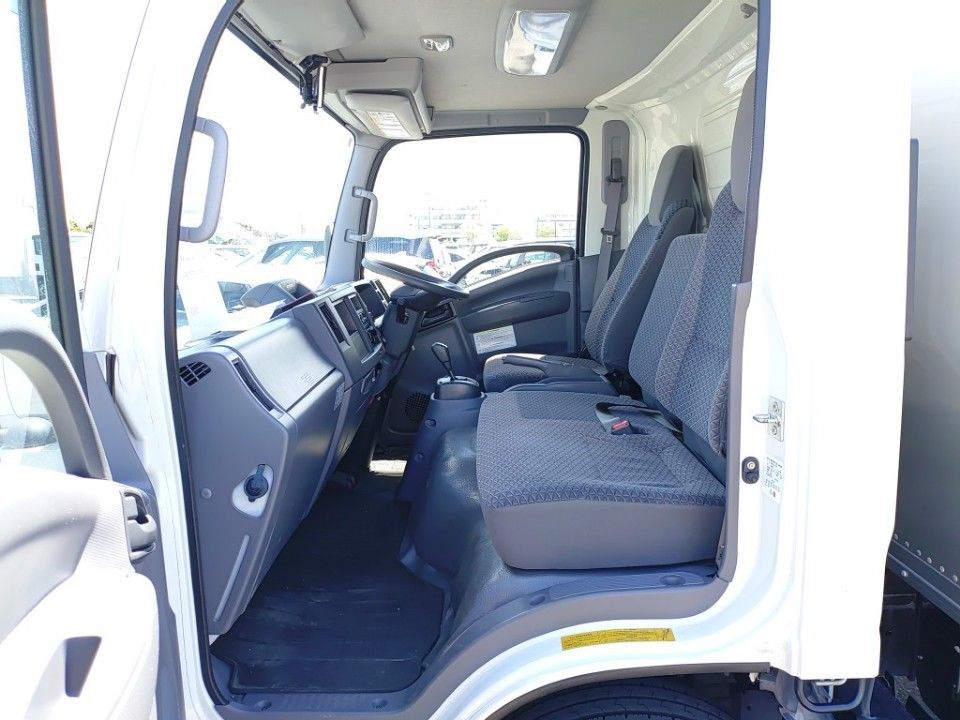 2021 Isuzu Elf auction photo 16