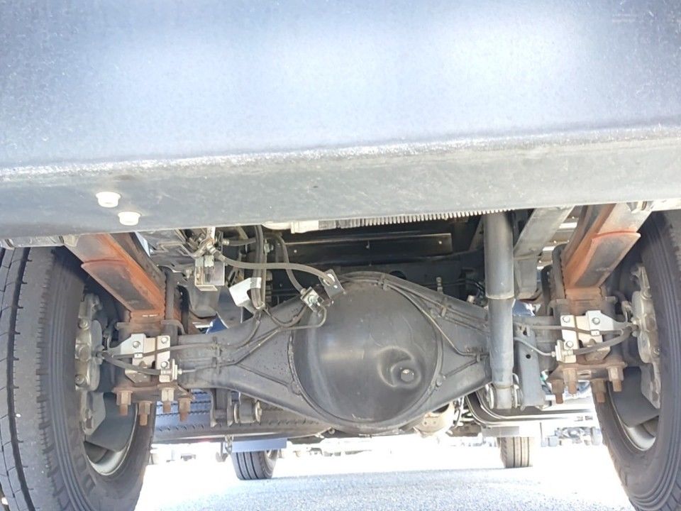 2021 Isuzu Elf auction photo 18