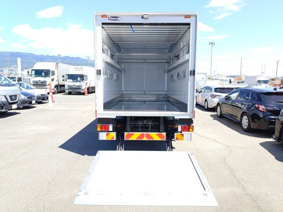 2021 Isuzu Elf auction photo 21