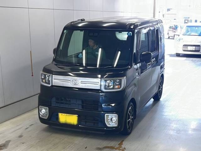 2018 Toyota ピクシスメガ G Turbo SAIII Japan auction vehicle