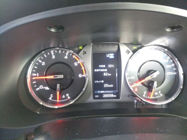 2024 Toyota Hilux Z GRスポーツ 4WD auction photo 3