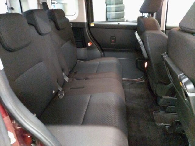 2023 Toyota Roomy G 4WD auction photo 6