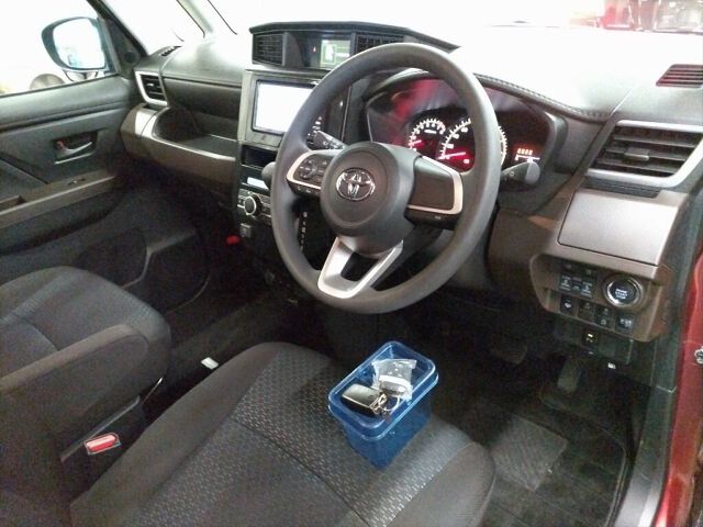 2023 Toyota Roomy G 4WD auction photo 3