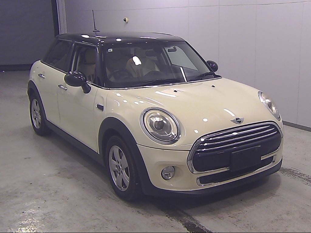 Japan Auction Vehicles 16 2017 MINI ミニ 5D Cooper D auction photo