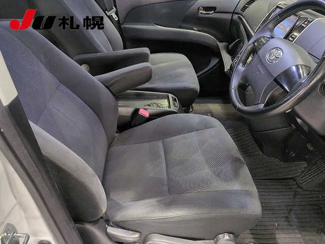 2014 Toyota Estima 4WD アエラス auction photo 5