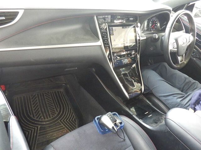 2019 Toyota Harrier progress auction photo 3