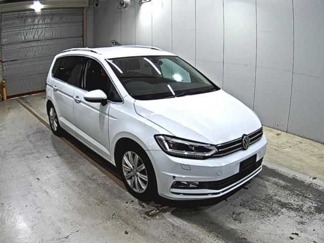 2017 Volkswagen ゴルフトゥーラン TSI ハイライン Japan auction vehicle