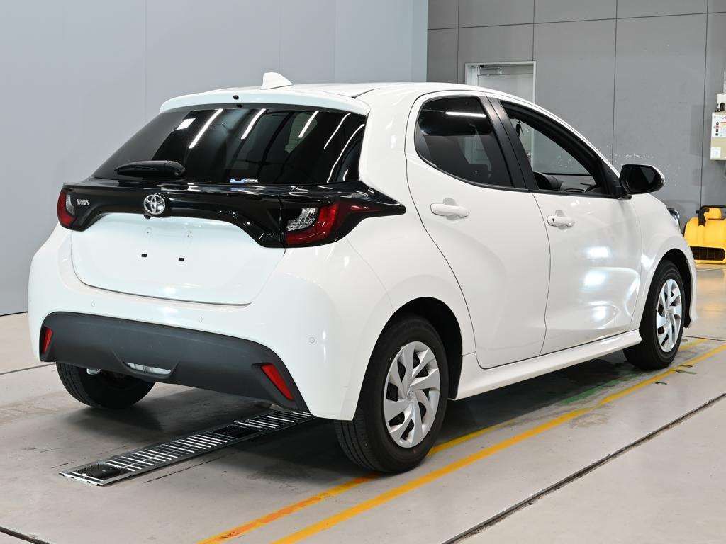 2021 Toyota Yaris X auction photo 2