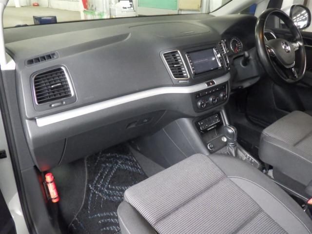 2015 Volkswagen VW シャランTSIコンフォートL auction photo 2