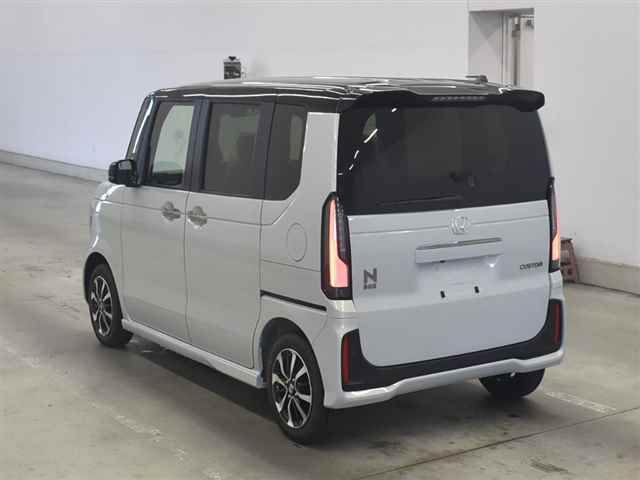 2026 Honda N_BOXカスタム Two-tone coordinated style auction photo 2