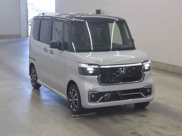 Japan Auction Vehicles 10 2026 Honda N_BOXカスタム Two-tone coordinated style auction photo