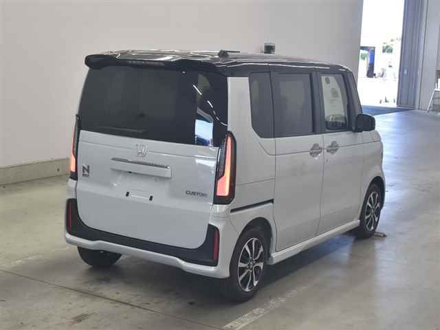 2026 Honda N_BOXカスタム Two-tone coordinated style auction photo 5