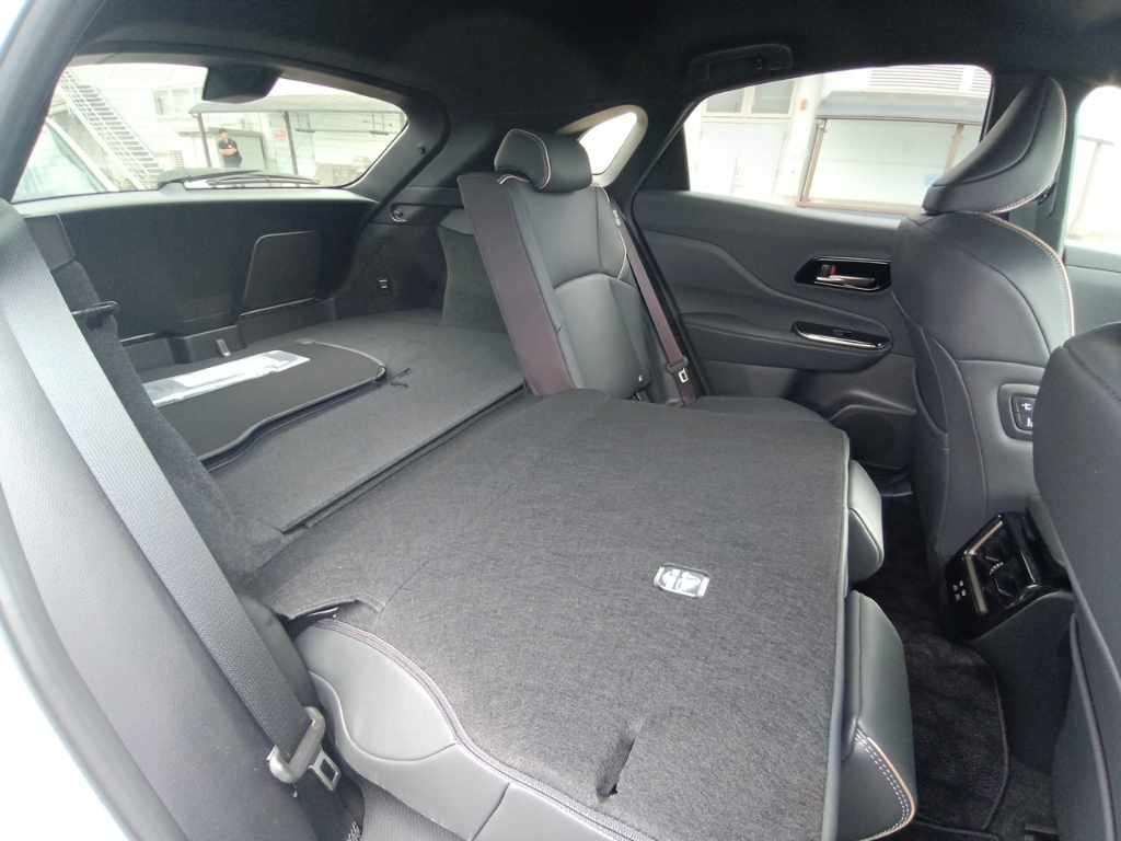 2024 Toyota Crown Sport Z 4WD auction photo 12